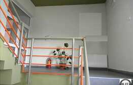 Un spatiu de 74 mp, un mic sediu de firma.