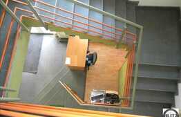 Un spatiu de 74 mp, un mic sediu de firma.