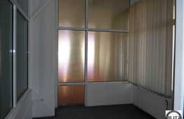 Un spatiu de 74 mp, un mic sediu de firma.