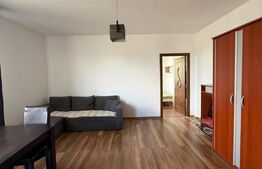 Apartament 3 camere, 65 mp, zona Vivo 