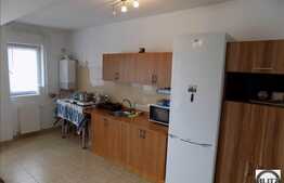 1 camera de vanzare, 35 mp si loc parcare, zona Intre Lacuri