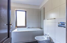 9 camere, 5 bai, spatiu hobby, gradina, garaj,locatie buna
