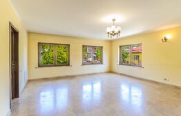 9 camere, 5 bai, spatiu hobby, gradina, garaj,locatie buna