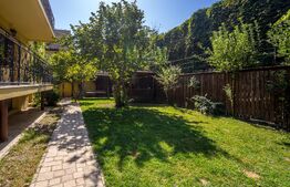9 camere, 5 bai, spatiu hobby, gradina, garaj,locatie buna