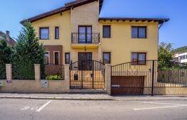 9 camere, 5 bai, spatiu hobby, gradina, garaj,locatie buna