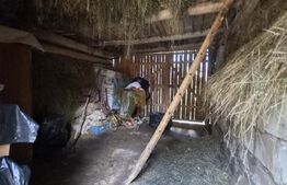 Casa 3 camere, 55 mp, teren 23.000 mp, zona pitoreasca-Poiana Marului