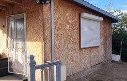 Casa cu 2 corpuri si anexe, 49 mp, zona Boldut 