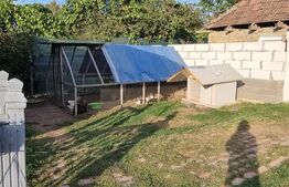 Casa cu 2 corpuri si anexe, 49 mp, zona Boldut 