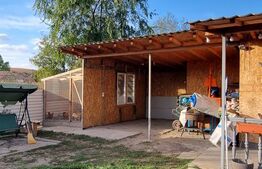 Casa cu 2 corpuri si anexe, 49 mp, zona Boldut 