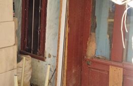 Casa cu 2 corpuri si anexe, 49 mp, zona Boldut 
