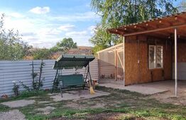 Casa cu 2 corpuri si anexe, 49 mp, zona Boldut 