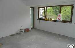 3 camere de vanzare, 57 mp, cu balcon, semifinisat, in spate la Polus