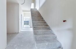 Duplex modern in Voronet, 136 mp utili, garaj si teren 325 mp