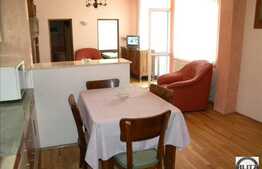 De inchiriat spatiu de birouri, Piata Cipariu, 100 mp,  loc de parcare si garaj