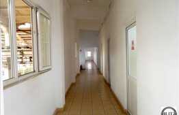 Spatiu de birou de inchiriat 100 mp utili cu 5 locuri de parcare!