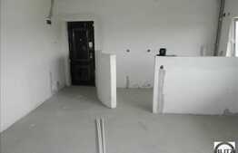 Vanzare 2 camere, etaj intermediar, zona Polus, semifinisat!
