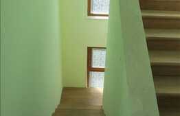 Spatiu de birouri, 90 mp utili, cu vad pietonal si vizibilitate buna din strada