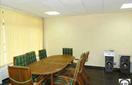 Spatiu de birouri 130 mp, curte interioara amenajata, 4 incaperi