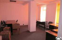 Spatiu birouri de inchiriat, 90 mp utili, cu 4 locuri parcare, zona Farmec