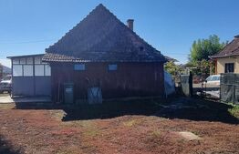 Casa cu 2camere,curte si gradina