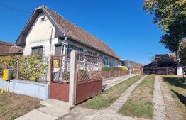 Casa cu 2camere,curte si gradina
