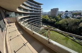 Apartament 2 camere, parcare, zona Plopilor