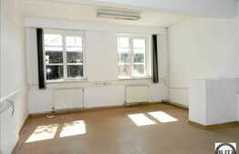 300 mp in zona Pietei 1 Mai! Imobil recent renovat!