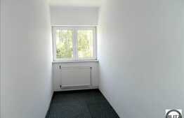 300 mp in zona Pietei 1 Mai! Imobil recent renovat!