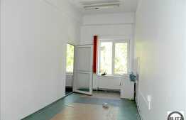 300 mp in zona Pietei 1 Mai! Imobil recent renovat!