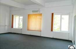 300 mp in zona Pietei 1 Mai! Imobil recent renovat!