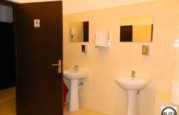 Spatiu pentru birouri, 2500 mp utili in imobil cu renume