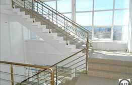 Spatiu pentru birouri, 2500 mp utili in imobil cu renume