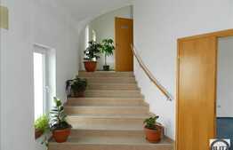 Spatiu de birouri 200 mp cu 4 locuri de parcare