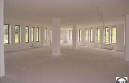 180 mp + 120 mp terasa,la pret excelent in zona cu potential!