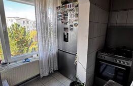 Apartament 2 camere, decomandat, zona Blocuri