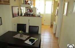 In zona Hotel Royal, 63 mp utili, 3 camere, 2 balcoane, 2 bai, 2 locuri parcare