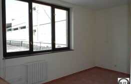 150 mp in cladire moderna, recent renovata.