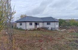 Casa noua cu teren de 948 mp, zona Mociu