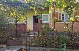 Casa batraneasca, cu gaz, teren de 1.000 mp in Berchiesu, comuna Frata
