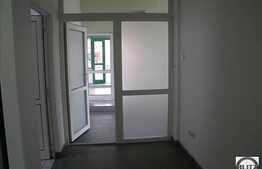 45 mp. Ideal pentru un sediu de firma. Cladire cu acces usor !!