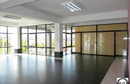 Showroom  sau spatiu de birou in cladire cu prestigiu!!!