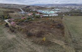 Teren intravilan 900 m², Dezmir, front 15 m, vedere spre Cluj-Napoca
