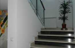 Spatiu de birouri, 2 proprietati, 450 mp, imobil nou, 4 parcari, zona linistita!