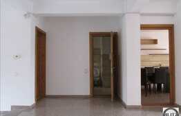 Spatiu ultrafinisat, 350 mp, locuri de parcare, zona Piata Engels!