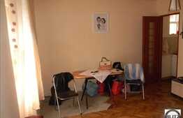 De vanzare 1 camera, 25 mp utili, zona Spitalul Stanca. Boxa si loc de parcare!