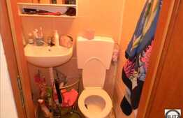 De vanzare 1 camera, 25 mp utili, zona Spitalul Stanca. Boxa si loc de parcare!