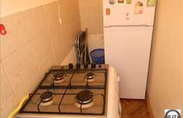 De vanzare 1 camera, 25 mp utili, zona Spitalul Stanca. Boxa si loc de parcare!