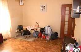 De vanzare 1 camera, 25 mp utili, zona Spitalul Stanca. Boxa si loc de parcare!