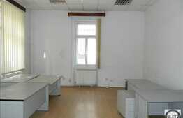 Spatiu de birouri, 330 mp, D+P+M, cu 60 mp curte interioara