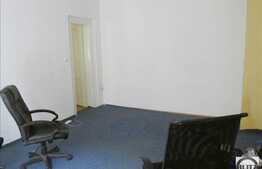 Spatiu birouri situat central, 35 mp, finisat, curte interioara, loc de parcare!